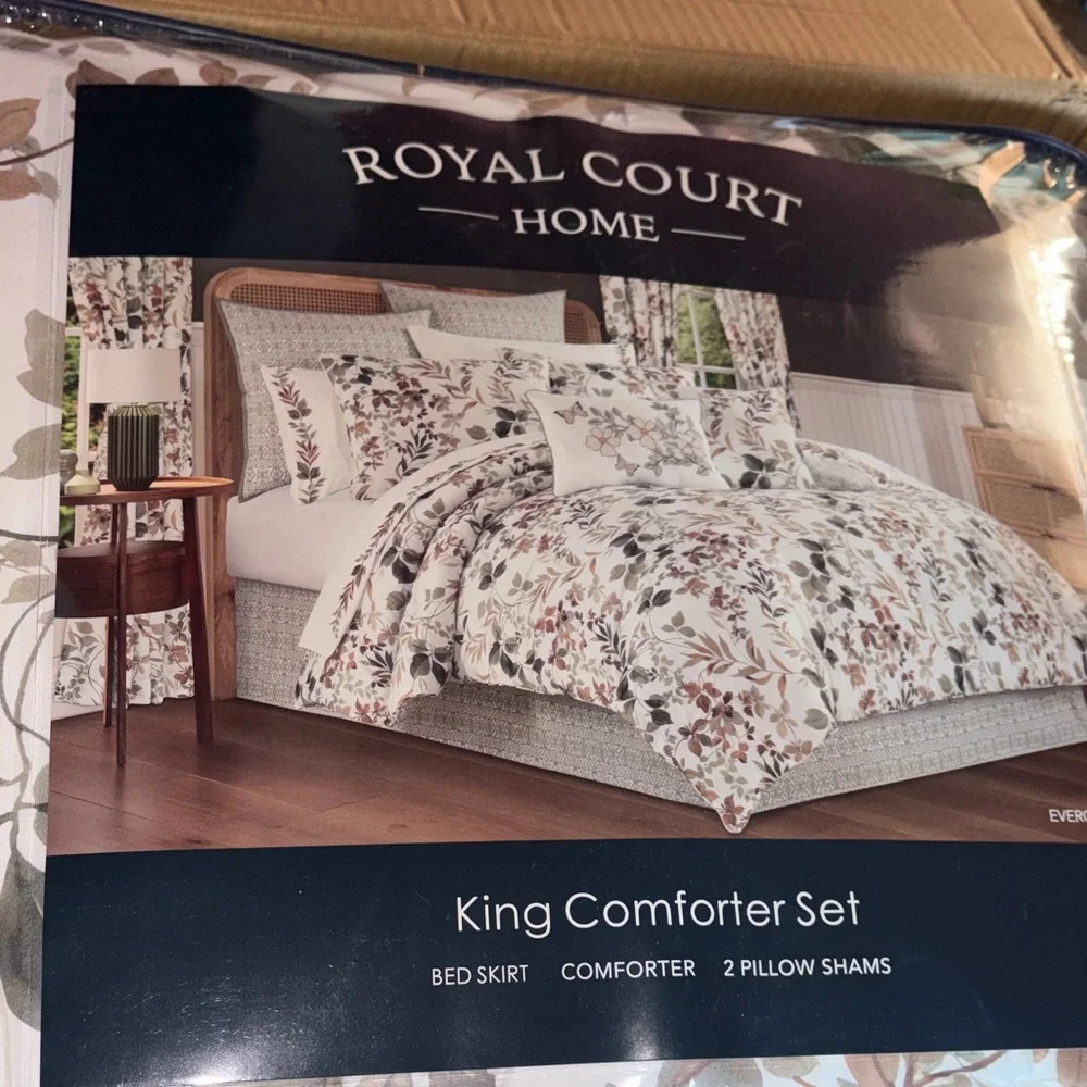 J. Queen New York Evergreen Sage Polyester King 4-pc Comforter